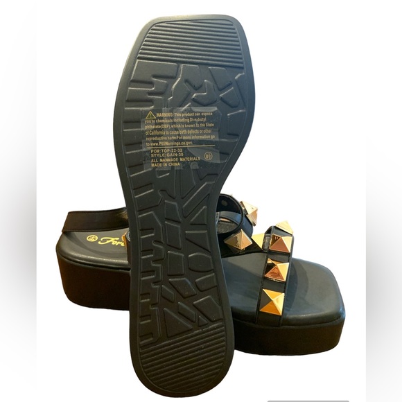 *NEW* Black Get Your Glam On Studded Sandals Size 8.5 Forever Brand - Picture 5 of 7